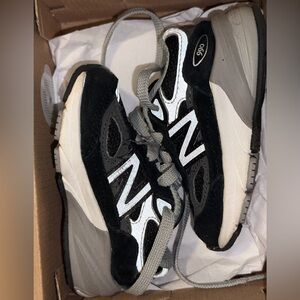 New Balance 990v6